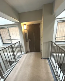 ���ց@-